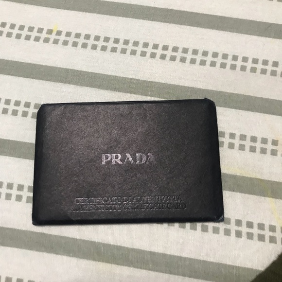 PRADA - Picture 5 of 8